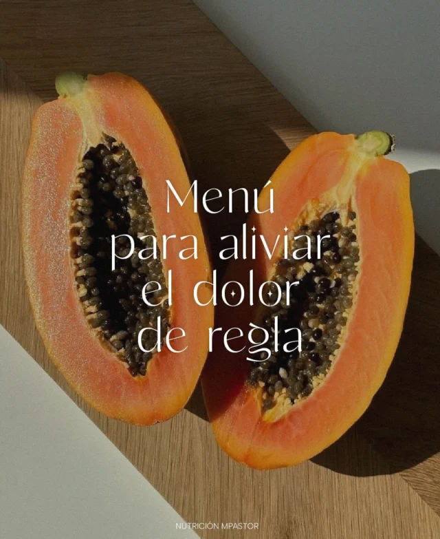 Menú para un día completo durante tus días de sangrado 🩸 Tips clave:✨Extra de grasa de calidad (aguacate, semillas, sardinas) ✨Proteína suficiente y colores en cada toma ✨Aliados estratégicos como las infusiones de jengibre, o los batidos de papaya para ayudarte con los cólicos. Hierro hemo. Las tomas entre horas son opcionales, según como gestiones tus comidas y el apetito que tengas, pero si tienes un poquito de ganas de dulce, aprovecha para añadir lino molido con un bizcocho rico tipo banana bread (haciendo mix de harina de coco o almendra con el lino) ✨🤞🏻Si por el contrario, el dolor es más acusado y afecta a tu hambre, céntrate en las comidas principales con vegetales suaves, proteína de calidad, aguacate y semillas; usando el batido de papaya como idea de desayuno (añádele proteína en polvo para hacerlo completo!) 🚀Sobre todo, recuerda que la alimentación es una pieza más del puzzle. El dolor de cada ciclo tiene mucho que ver con el resto del mes, tus hábitos, tu salud general y quizá algún desajuste de base que haya que trabajar con de la mano de tu gine ♥️....#menu #dolorderegla #antiinflamatorio #salud #menstruacion #hierro #jengibre #SaludFemenina #CicloMenstrual #NutriciónConsciente #HábitosSaludables #BienestarFemenino #AlimentaciónFemenina #CuidaDeTi